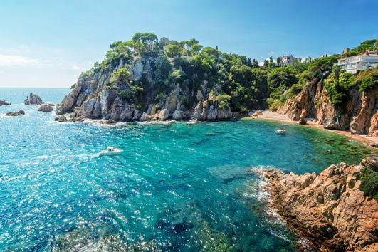 Hiking on the Costa Brava: the route of the 12 coves of Lloret de Mar